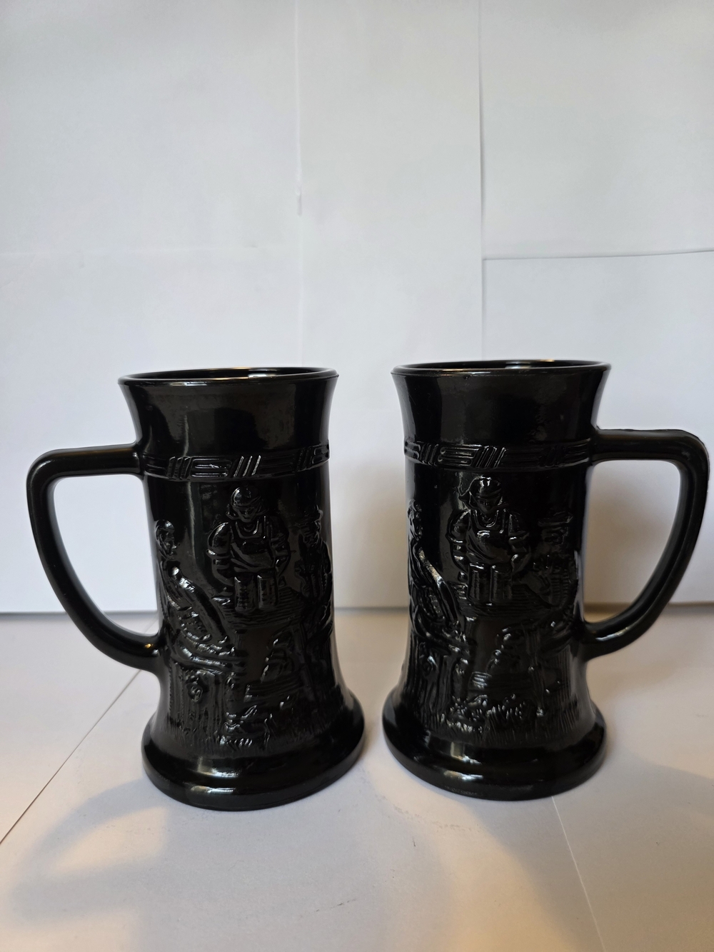 Vintage Tiara Indiana Glass Black Amethyst Tavern Scene Beer Mug Set of 2